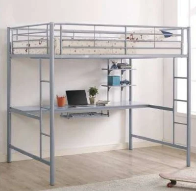 最新の卸売金属フレーム高二段ベッド、作業テーブルとティーンエイジャー向けの2つのはしご付き
