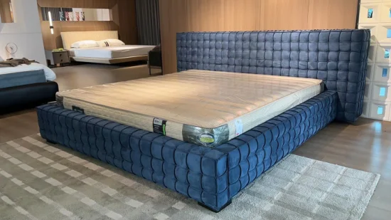 モダンなイタリアスタイルの寝室の家具金属ベッド新デザイン革張りのベッドミニマリズムキングサイズベッド